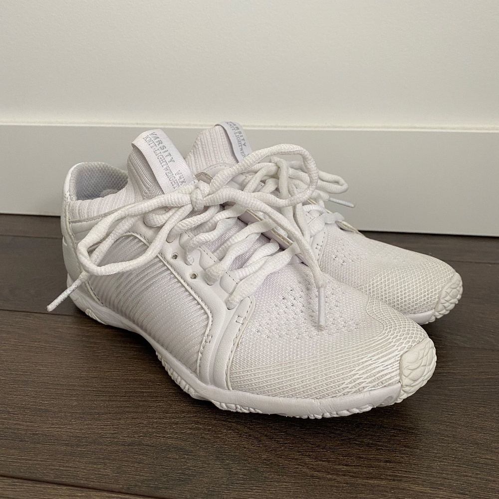 Varsity V4X Cheer Shoes Size 6